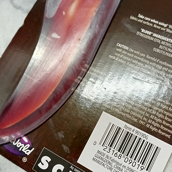 Ghost face scream child hooded robe and plastic bloody blade condition is new - Picture 10 of 12